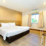 Family Room For 5 Pax Near Thapae Gate