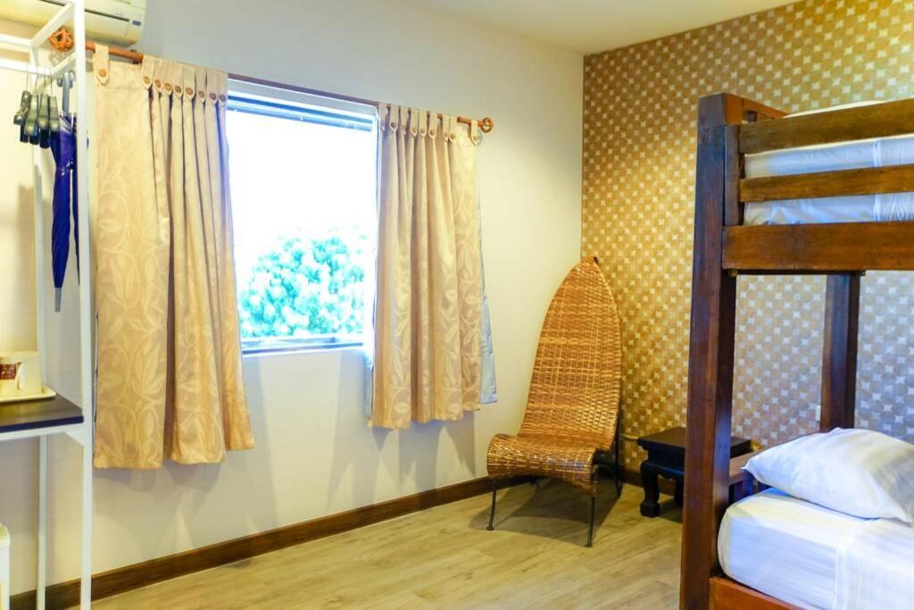 Family For 5 Pax Near Thapae Gate