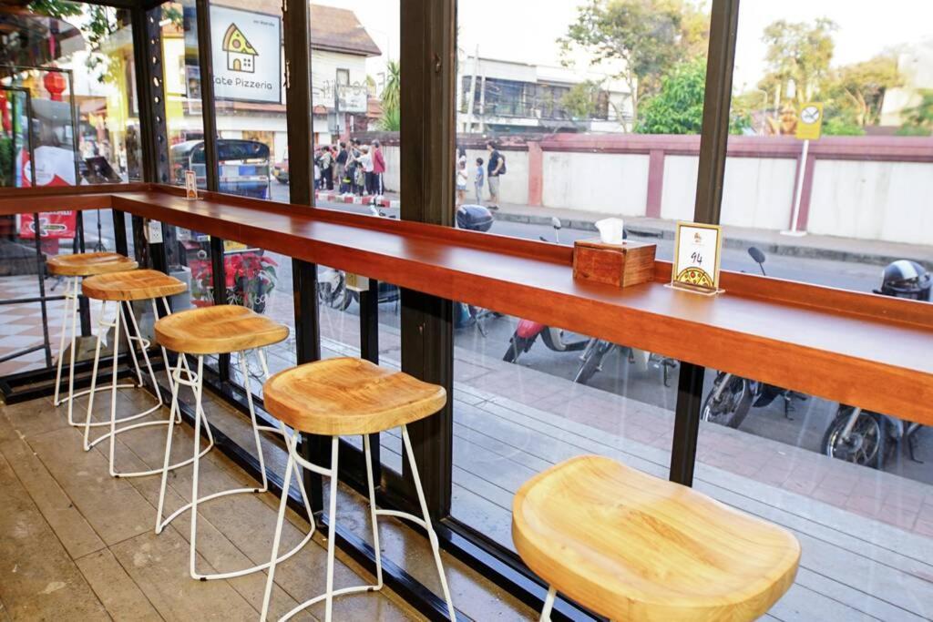 Family For 5 Pax Near Thapae Gate Apartment *