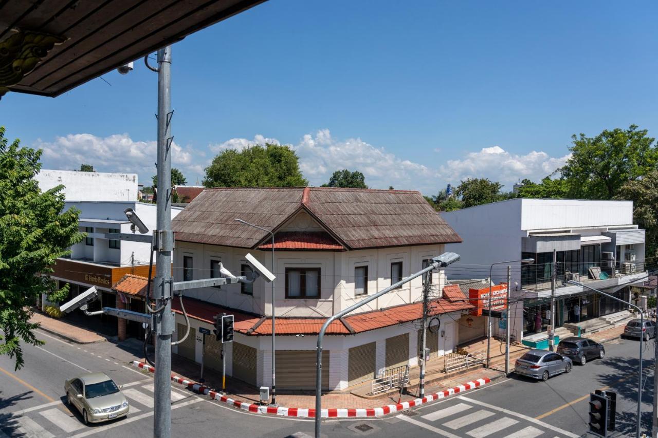Family For 5 Pax Near Thapae Gate Chiang Mai