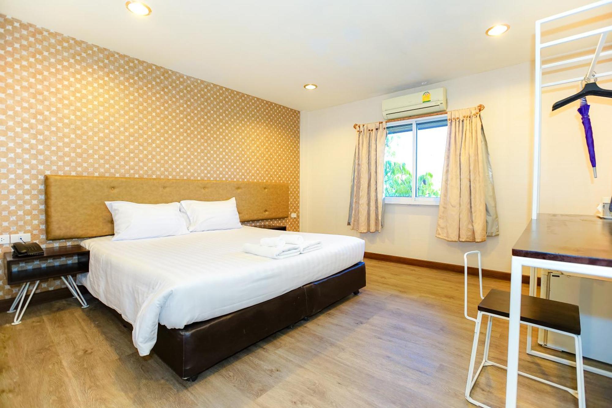 Family For 5 Pax Near Thapae Gate Apartment *