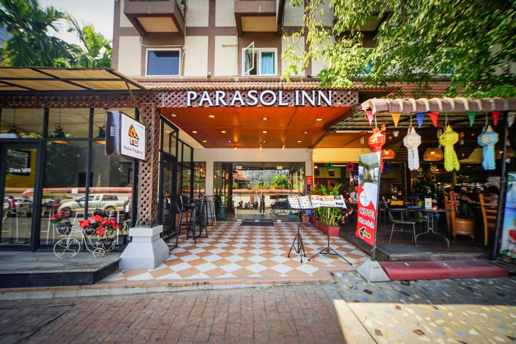 Family For 5 Pax Near Thapae Gate Chiang Mai
